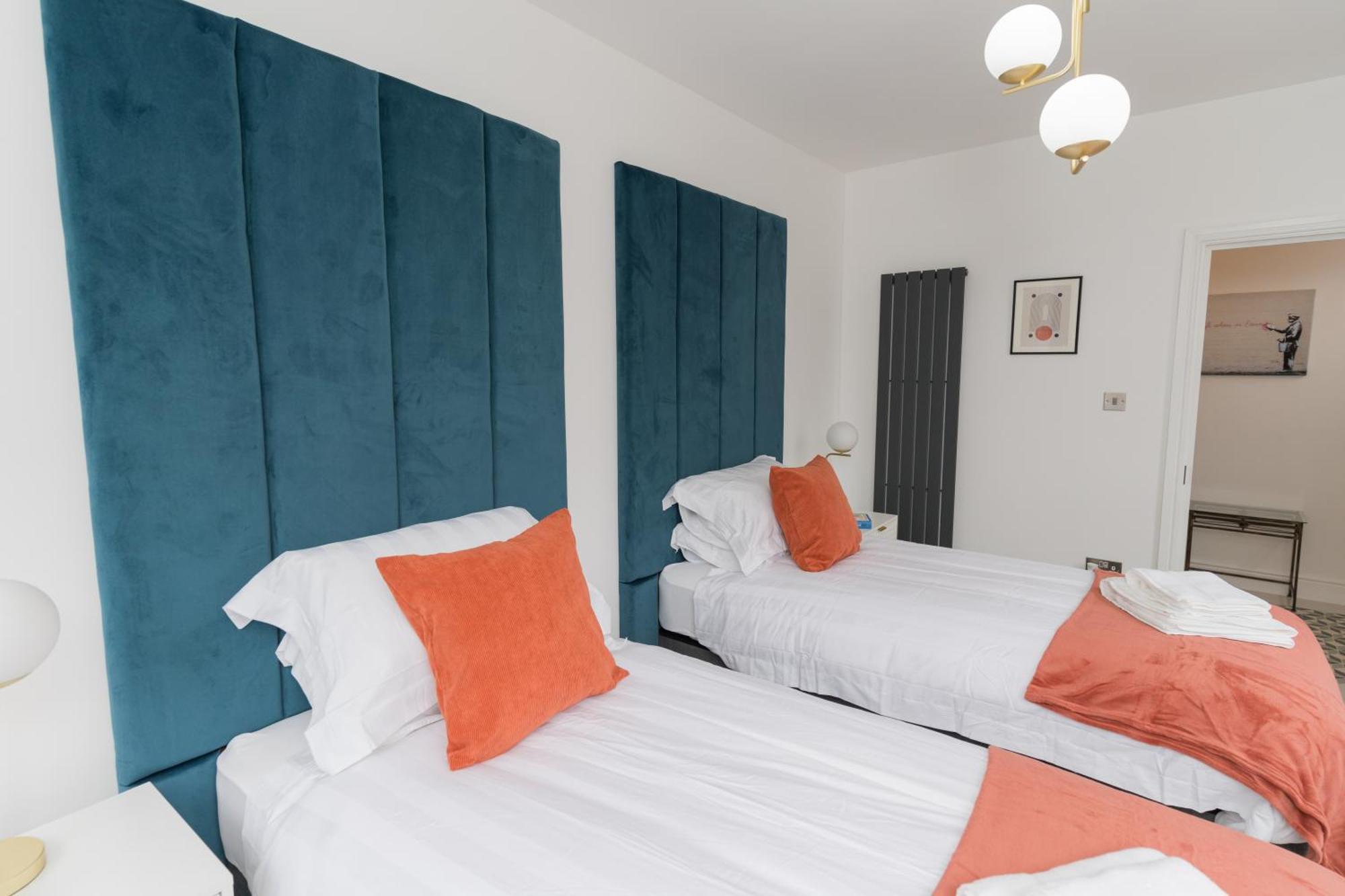 Luxurious 2 Bed Birmingham House Free Parking - Sleeps 6 Lägenhet Exteriör bild