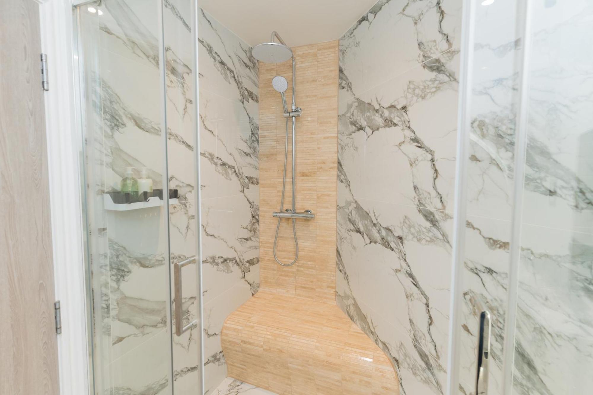 Luxurious 2 Bed Birmingham House Free Parking - Sleeps 6 Lägenhet Exteriör bild